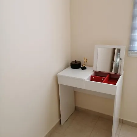 Apartment Rest *