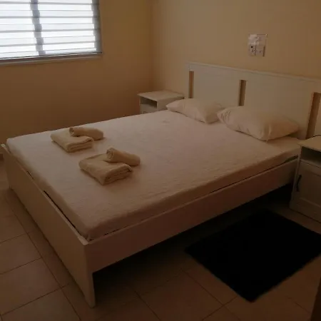 Apartment Rest *